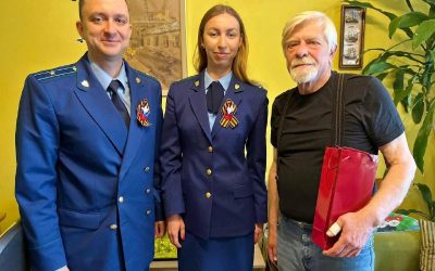 Прокуратура Севастополя поздравила ветеранов и пенсионеров с Днем Победы