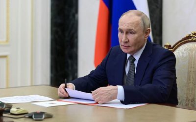 Путин дал поручения по развитию Арктической зоны РФ: строительство ледоколов и расселение аварийного жилья