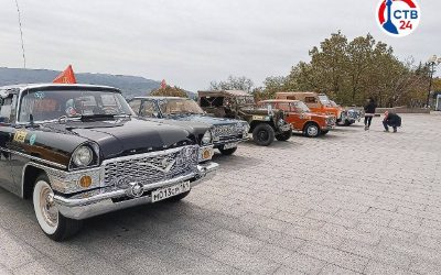 Ретроавтомобили на Сапун-горе: выставка и автопробег по Крыму
