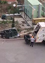 Севастопольцы жалуются на переполненные мусорные баки в Горпищенко