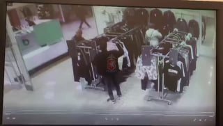 Севастопольский «стиляга» попался на краже модной одежды в магазине