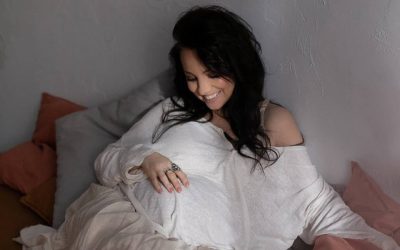 Светлана Светикова родила третьего ребенка — дочь Лу