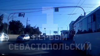 Три легковушки столкнулись в районе Студгородка, подробности ДТП выясняет ГАИ