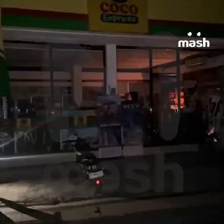 Весь Бали погрузился во тьму из-за повреждения подводного кабеля