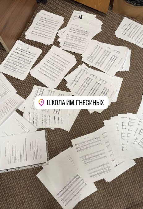 Алина Загитова не отказывается от мечты стать певицей, делится работой в студии