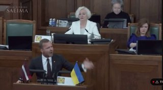Латвийского депутата задержали за защиту русского языка в парламенте