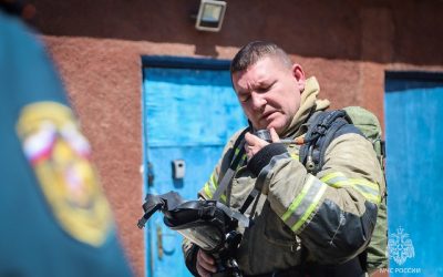 Лучшее звено газодымозащитной службы выбрали в МЧС России по Севастополю