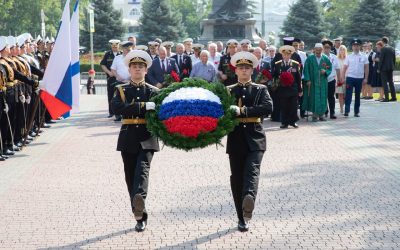Начальник УМВД Севастополя принял участие в праздновании Дня России на площади Нахимова