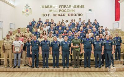 Пожарные и спасатели Севастополя отметили День России
