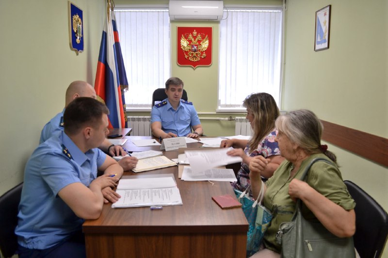 Прокурор Севастополя провел личный прием граждан, рассмотрев вопросы благоустройства и ЖКХ