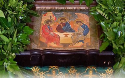 Севастопольцев поздравляют с Днём Святой Троицы — праздником рождения Церкви