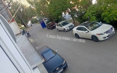 Севастопольцы жалуются на парковку машин на тротуарах и отсутствие пешеходной зоны