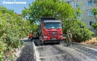 В Севастополе продолжается ремонт дорог: 29 объектов завершены, 100 дорог и 1 мост отремонтируют в 2023