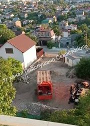 Жители Севастополя возмущены застройкой детской площадки