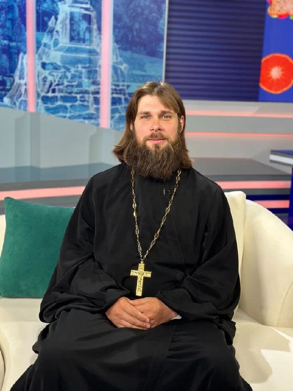 «Медовый Спас в Севастополе: интервью с настоятелем храма СевГУ» (notitle)
