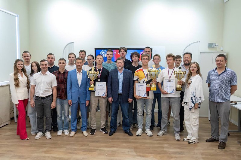 «Севастопольское дерби» по спортивному программированию прошло в Точке кипения СевГУ (notitle)