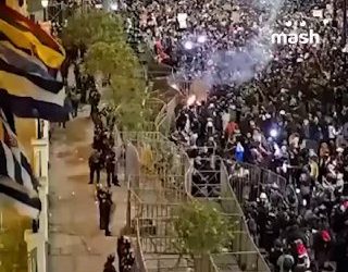 Более 100 пострадавших в ходе массовых протестов в Перу, власти вводят ЧП