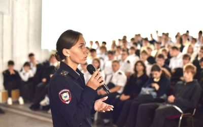 Полицейские провели профилактическую встречу с учащимися Морского колледжа в Севастополе
