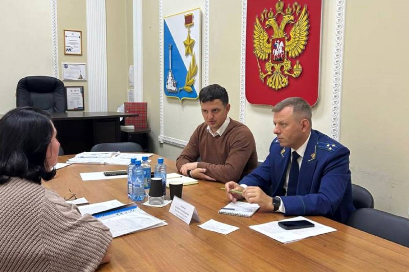 Прокурор Ленинского района Севастополя провел выездные личные приемы граждан