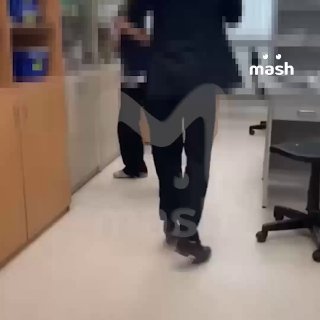 Учитель подрался с учеником из-за водного пистолета в сельской школе